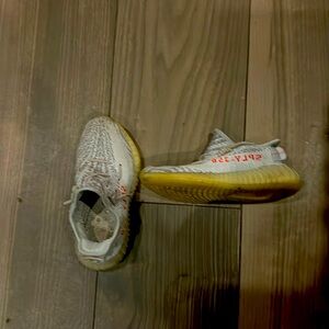 Yeezy 350 size 5
